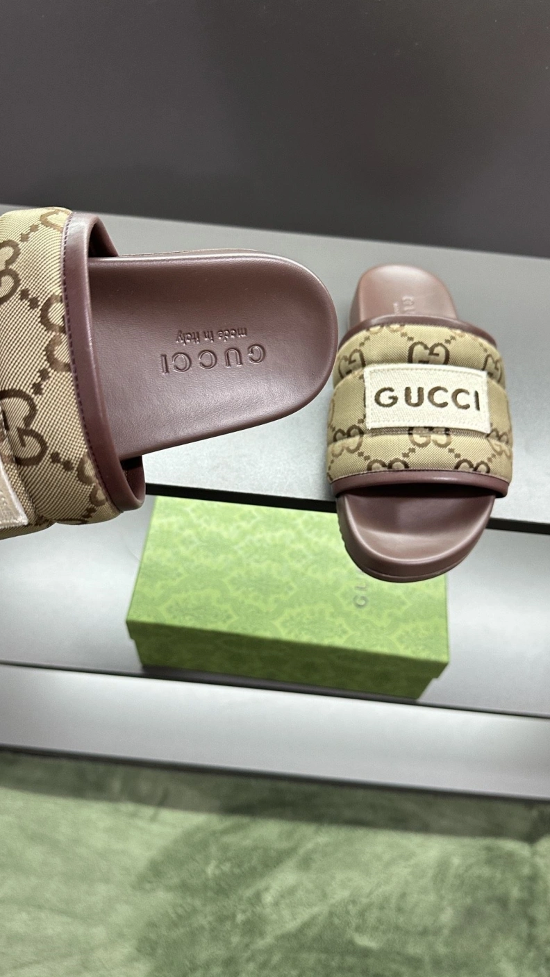 Affordable Gxccx Slippers 156240