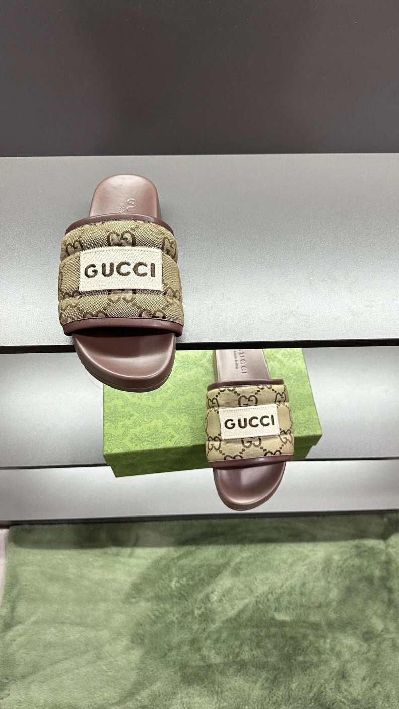 Affordable Gxccx Slippers 156240