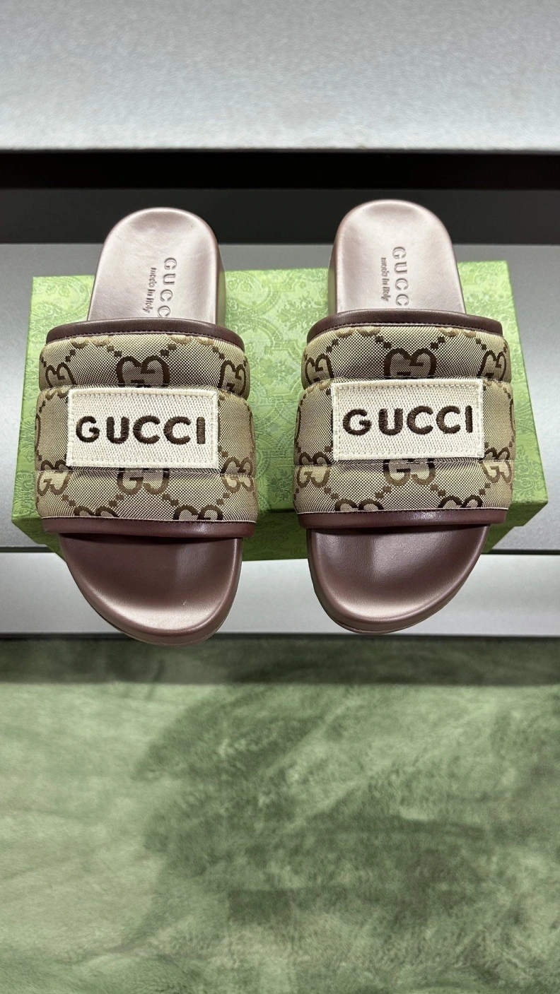 Affordable Gxccx Slippers 156240