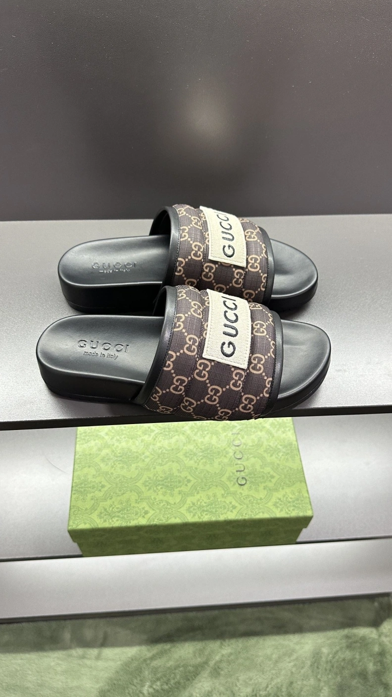 Trendy Gxccx Slippers 156236