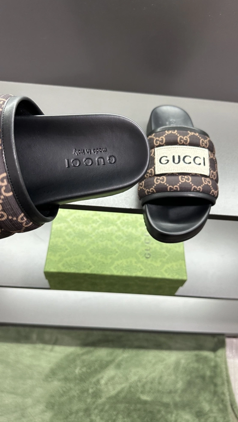 Trendy Gxccx Slippers 156236