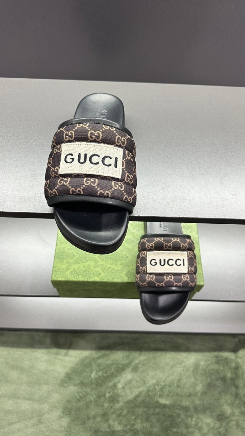 Trendy Gxccx Slippers 156236