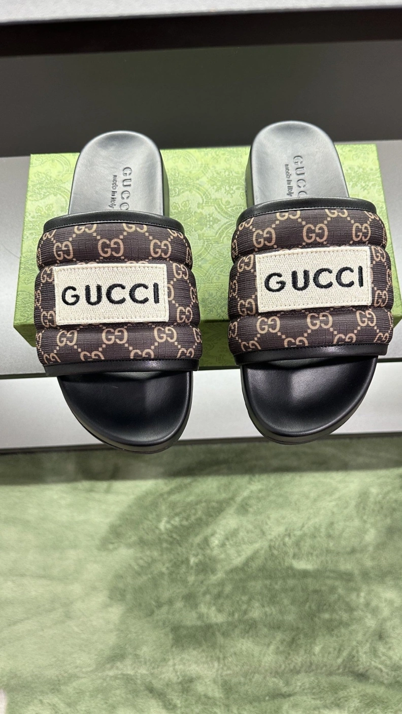 Trendy Gxccx Slippers 156236