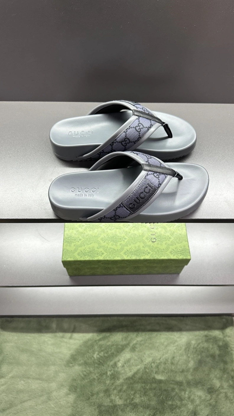 Versatile Gxccx Slippers 156231