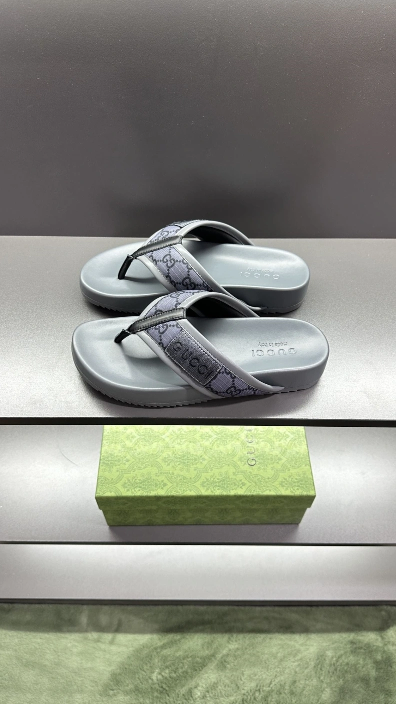 Versatile Gxccx Slippers 156231