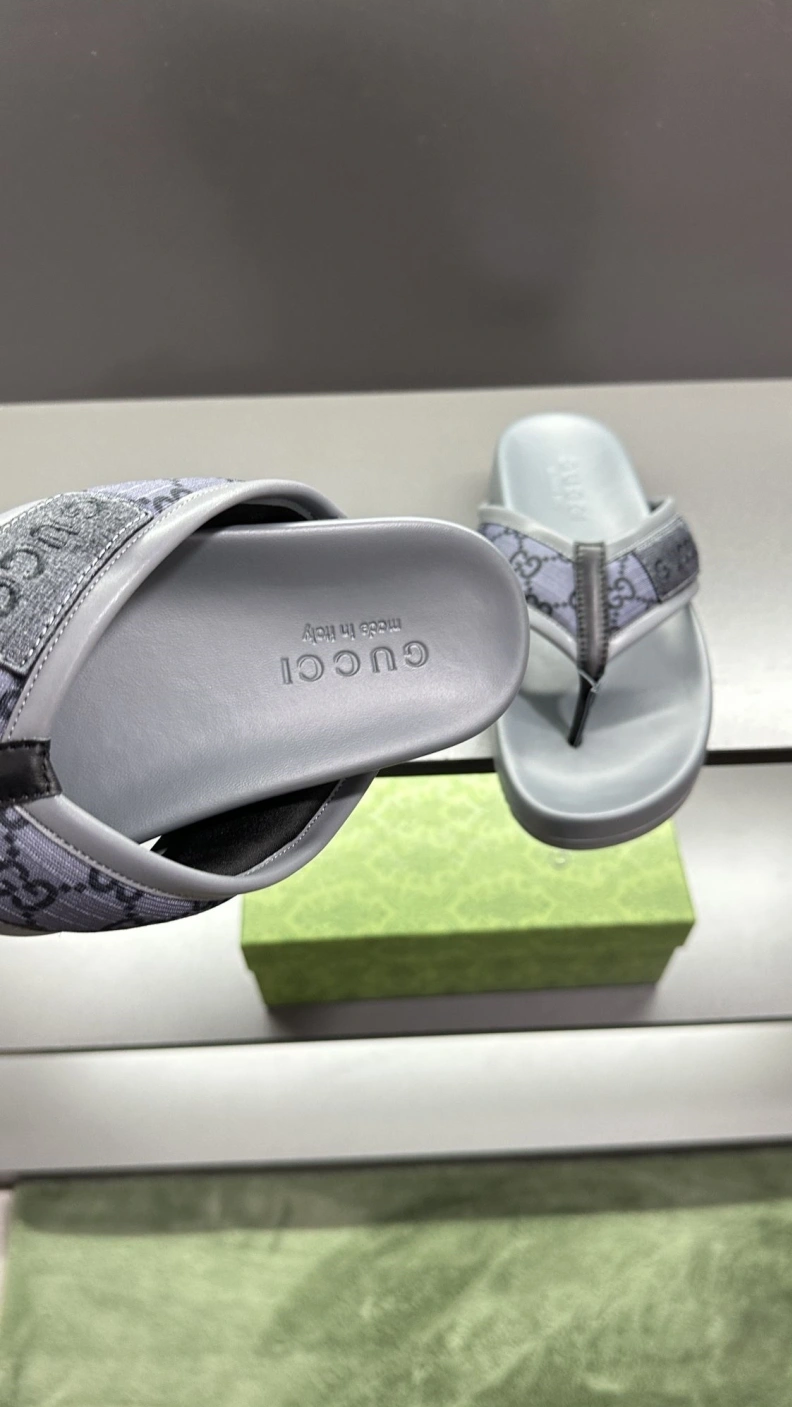 Versatile Gxccx Slippers 156231