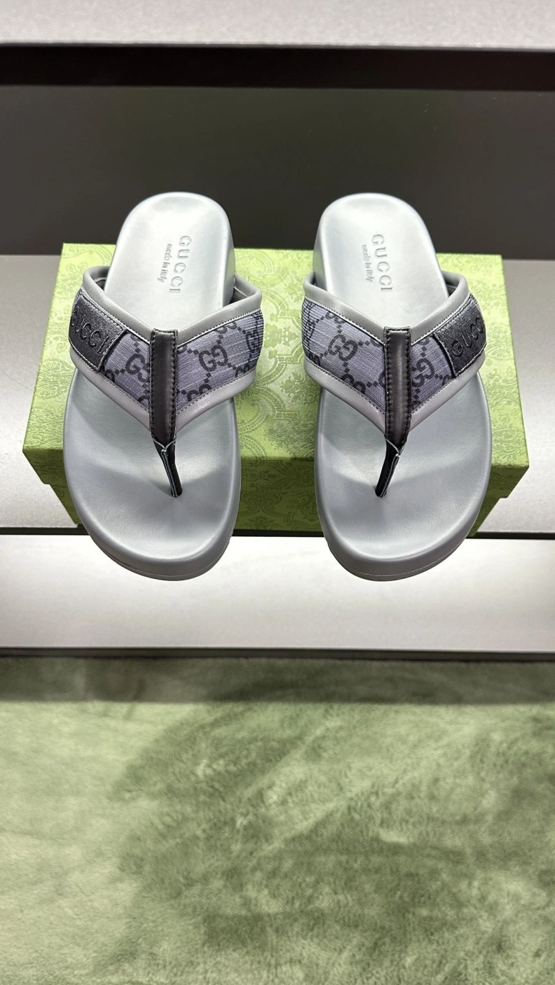 Versatile Gxccx Slippers 156231