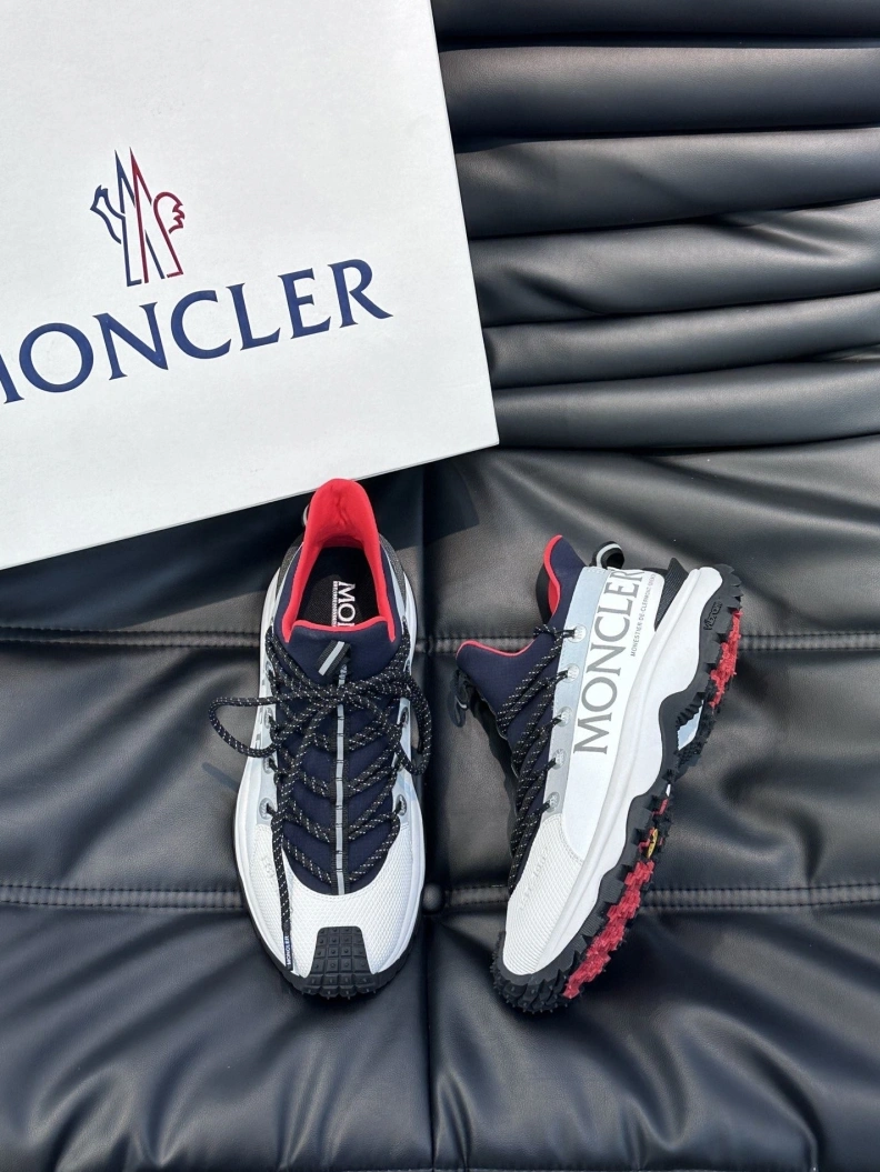 Minimalist Mxnclxr Sneakers 197394