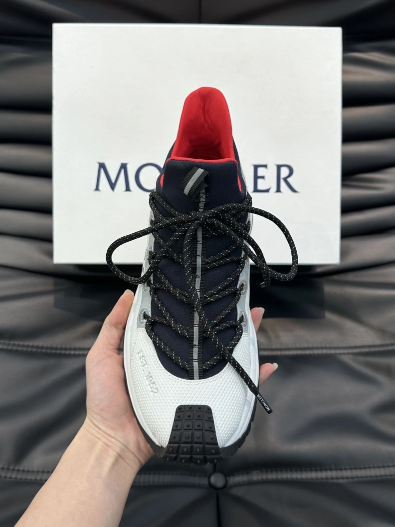 Minimalist Mxnclxr Sneakers 197394