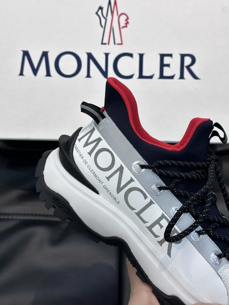 Minimalist Mxnclxr Sneakers 197394