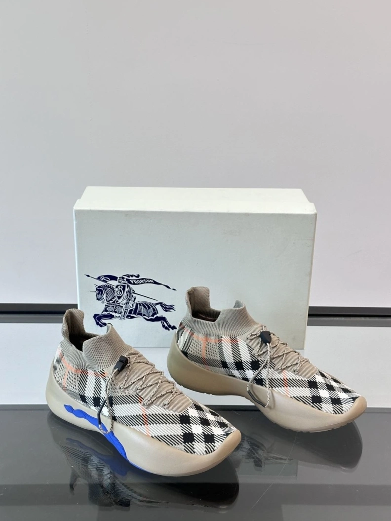 Flexible Bxrbxrry Sneakers 114551