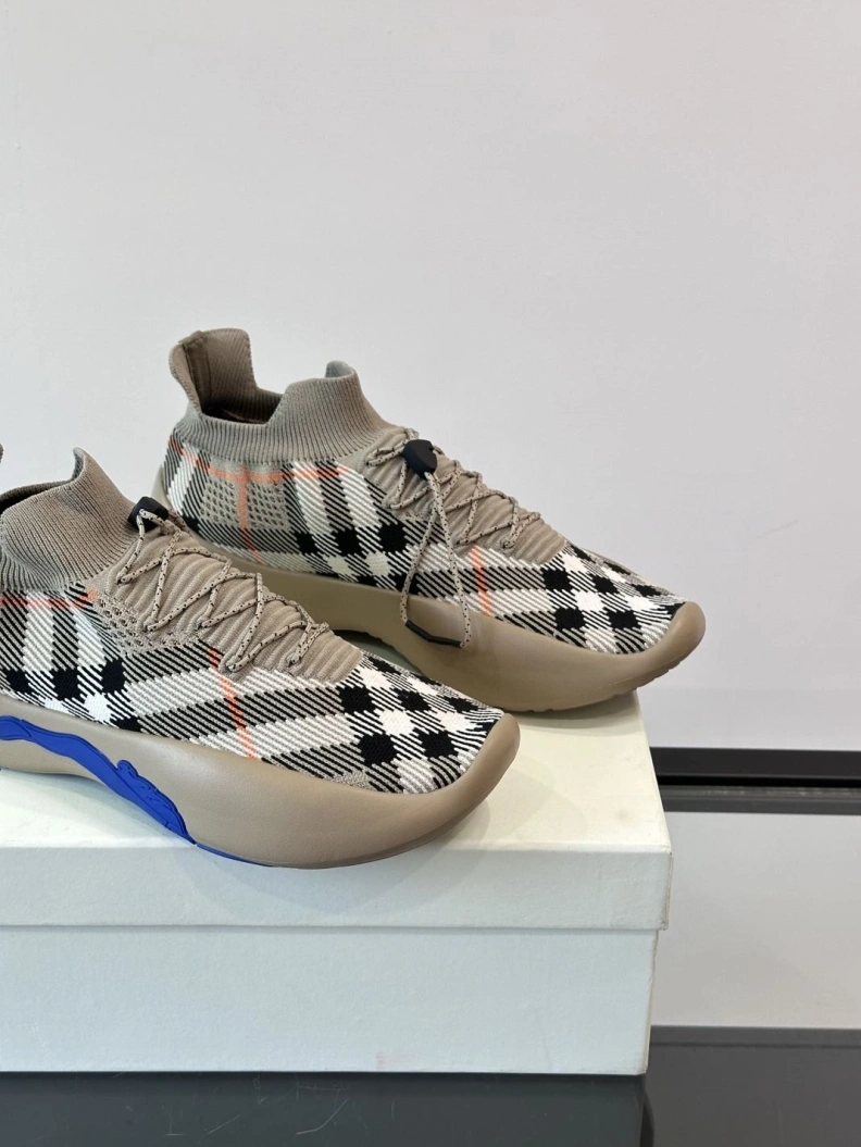 Flexible Bxrbxrry Sneakers 114551