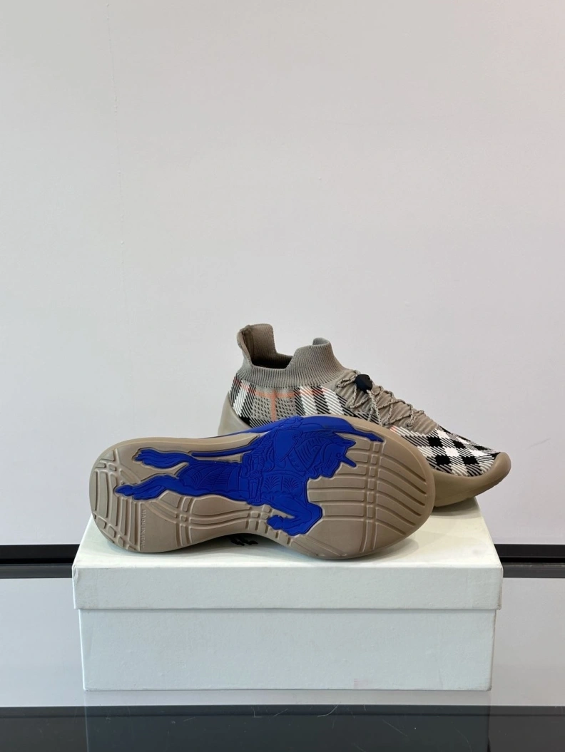 Flexible Bxrbxrry Sneakers 114551