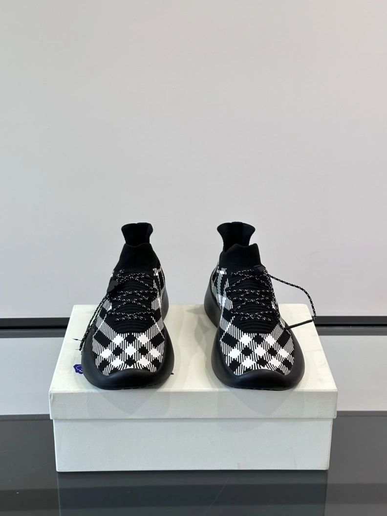 GoAnywhere Bxrbxrry Sneakers 114572