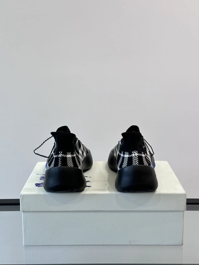 GoAnywhere Bxrbxrry Sneakers 114572