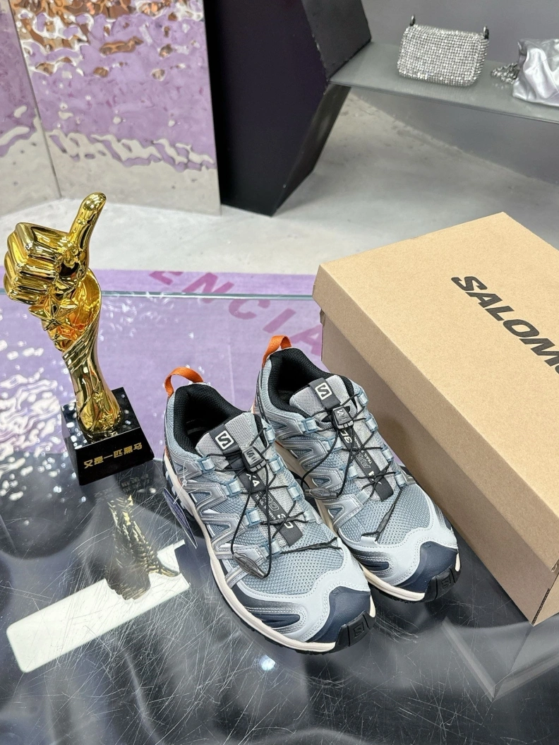 Versatile Othxr Sneakers 210854