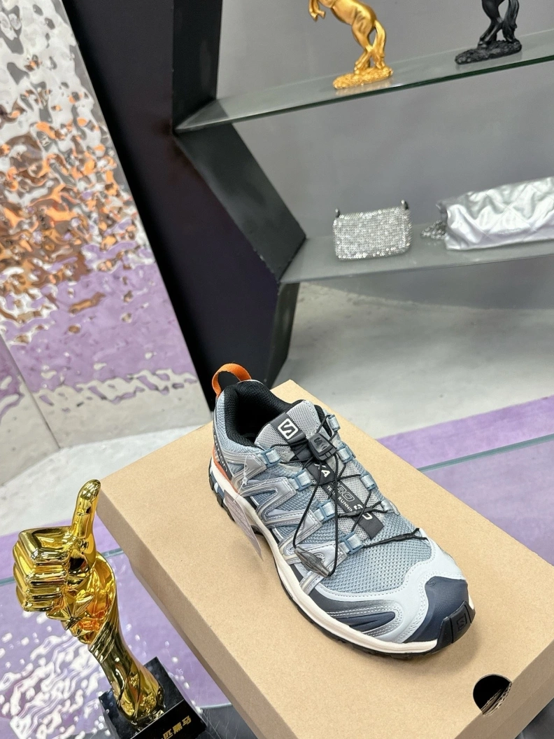Versatile Othxr Sneakers 210854
