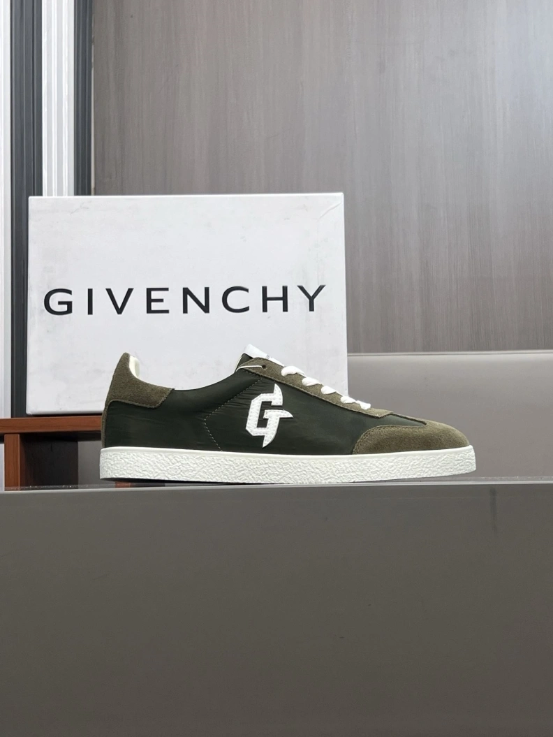 Gxvxnchy Sneakers Minimalist 152514