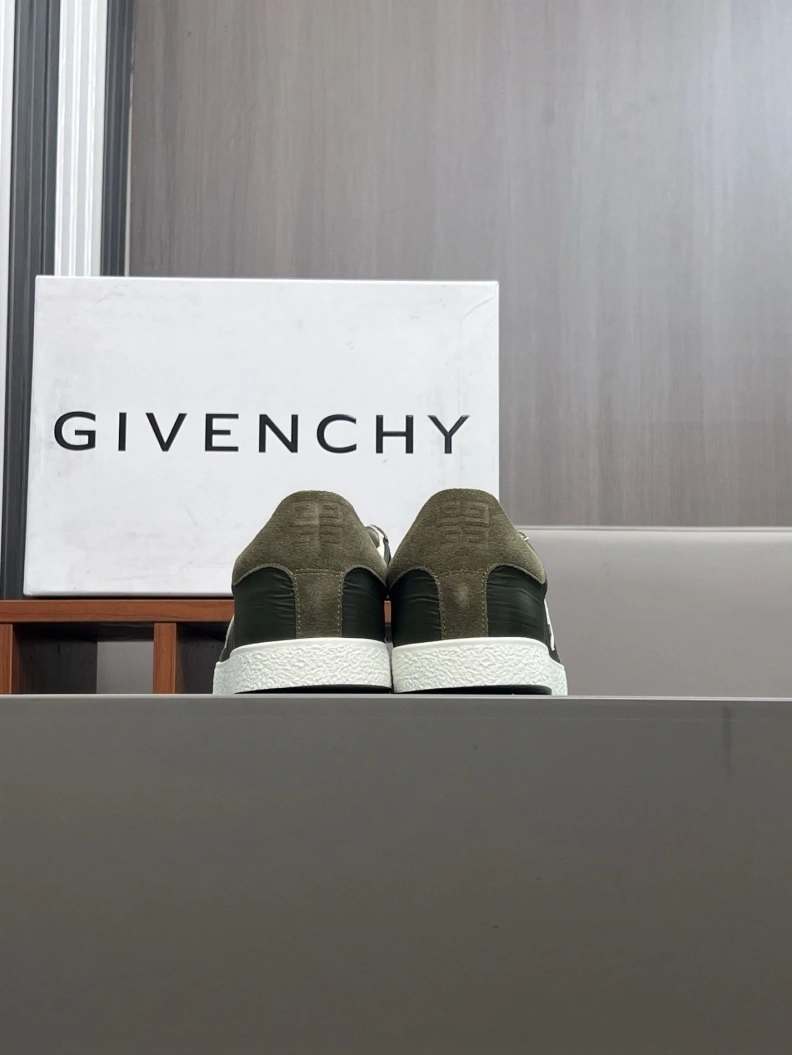 Gxvxnchy Sneakers Minimalist 152514