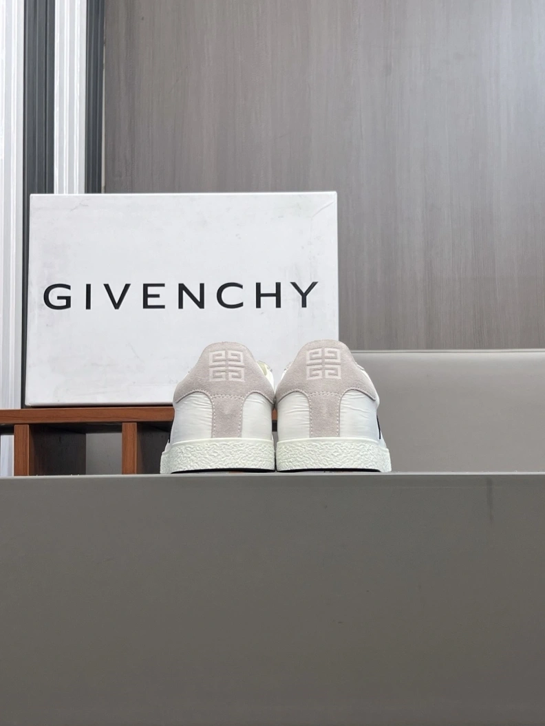 Gxvxnchy Sneakers BestValue 152522