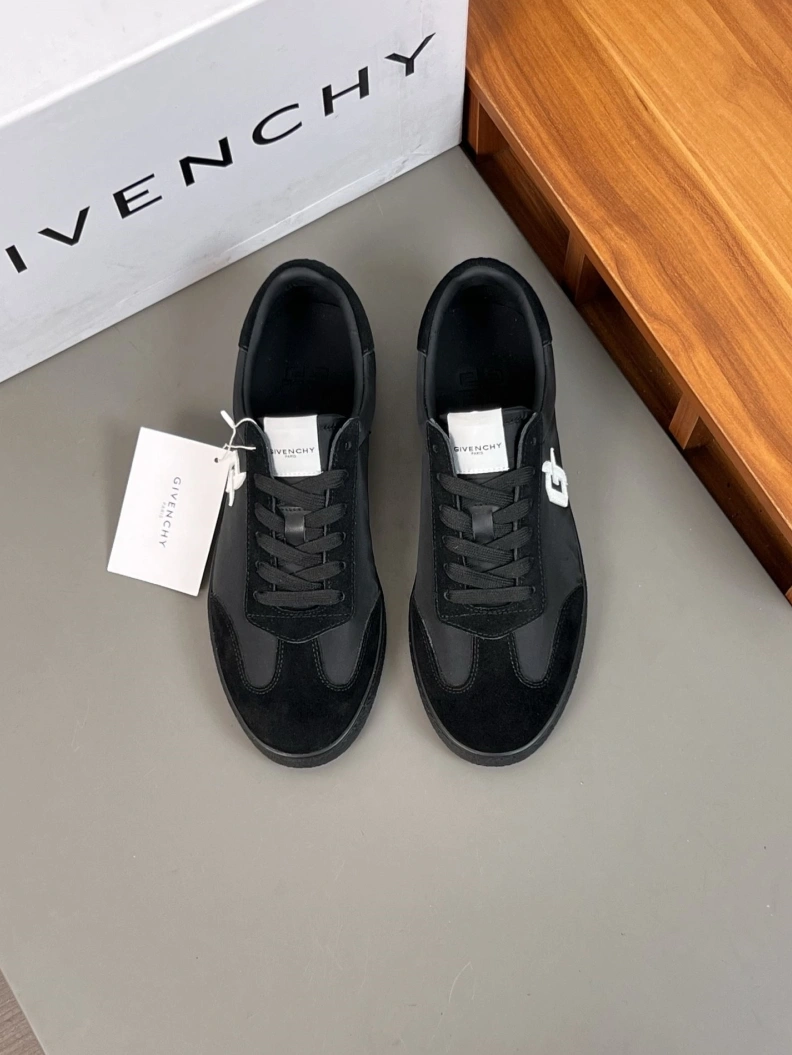 Durable Gxvxnchy Sneakers 152521