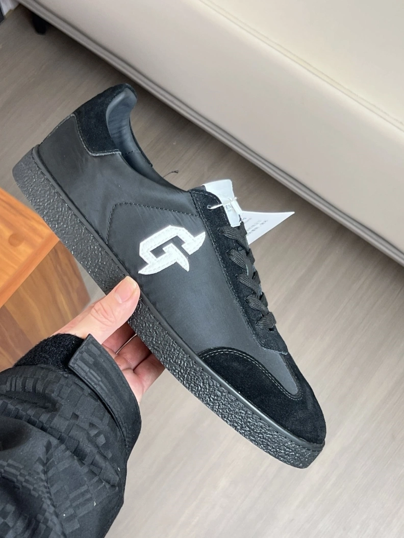 Durable Gxvxnchy Sneakers 152521