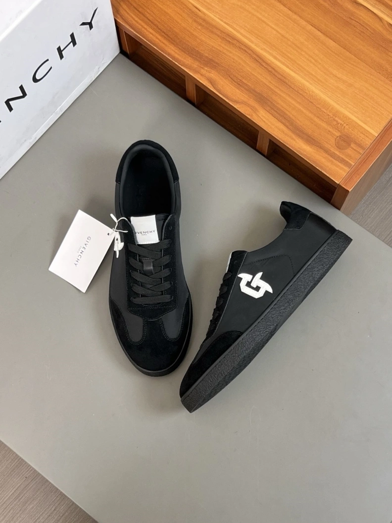 Durable Gxvxnchy Sneakers 152521
