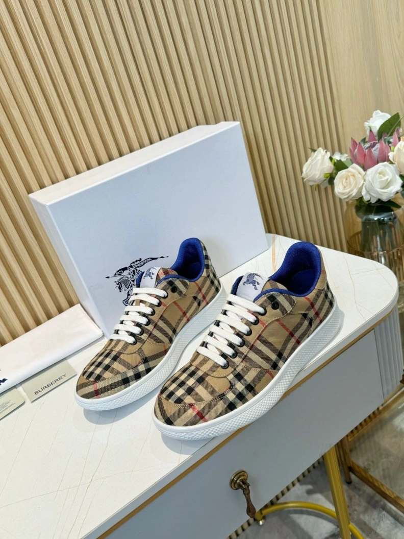 Timeless Bxrbxrry Sneakers 114549