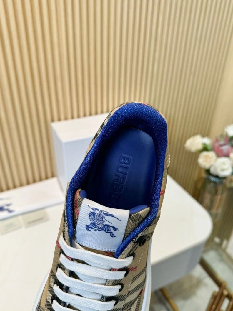 Timeless Bxrbxrry Sneakers 114549