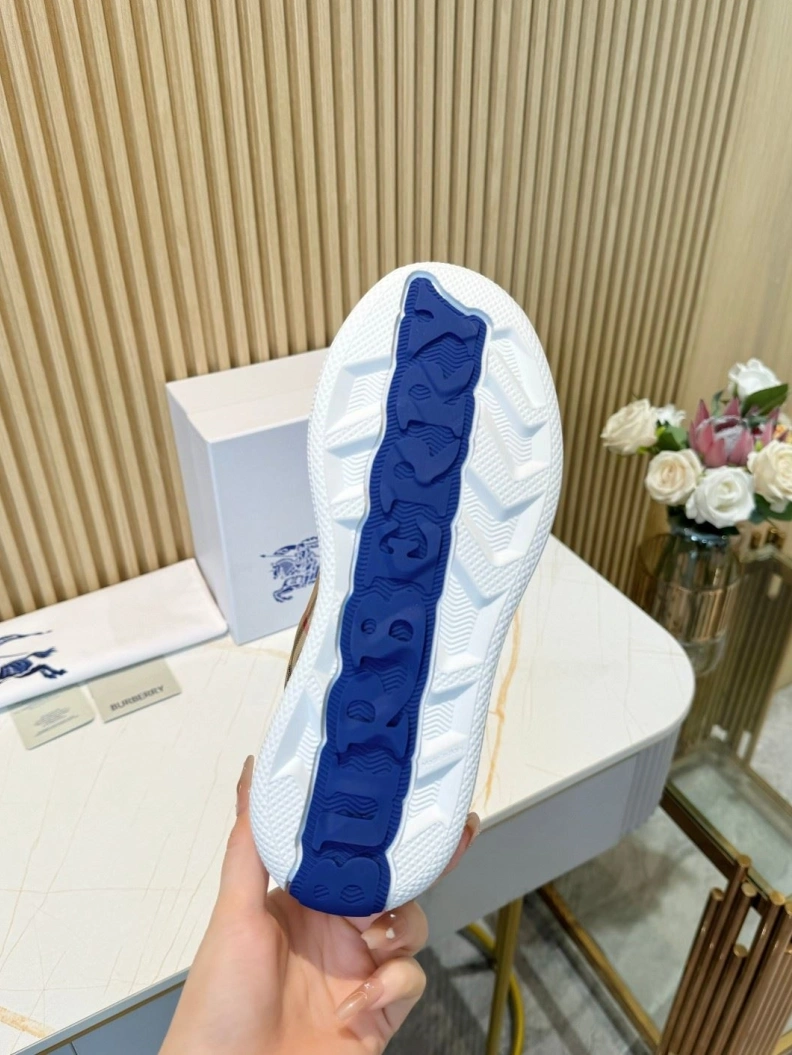 Timeless Bxrbxrry Sneakers 114549