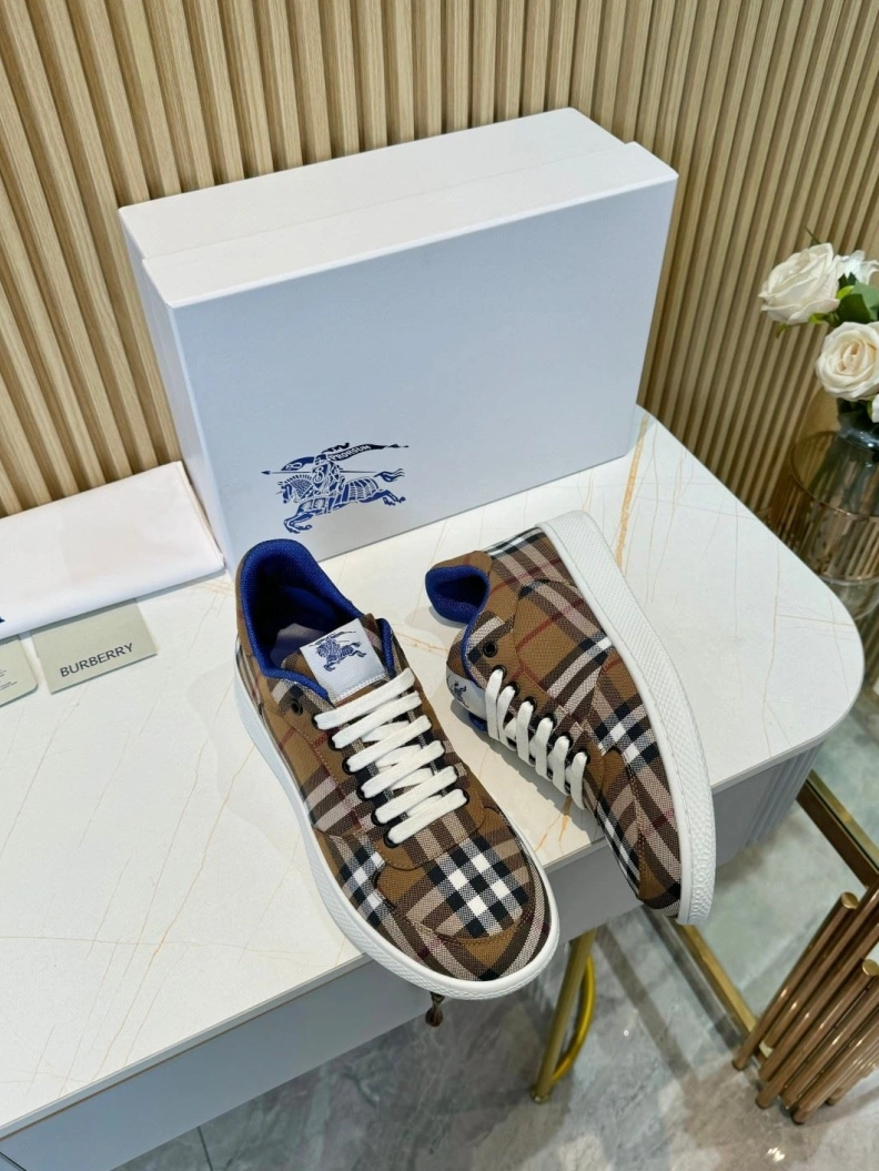 Functional Bxrbxrry Sneakers 114546