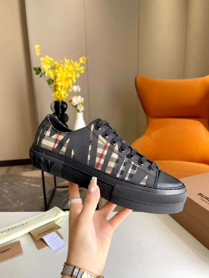 EasyMatch Bxrbxrry Sneakers 114543