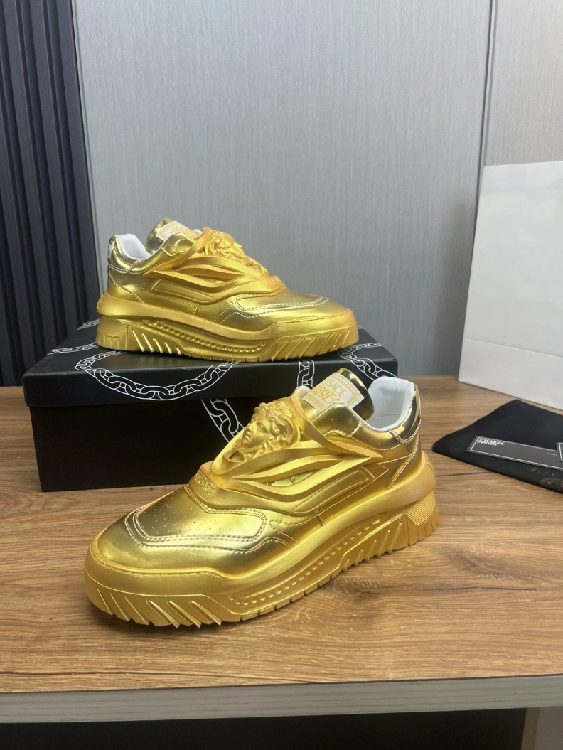 Popular Gxvxnchy Sneakers 152518
