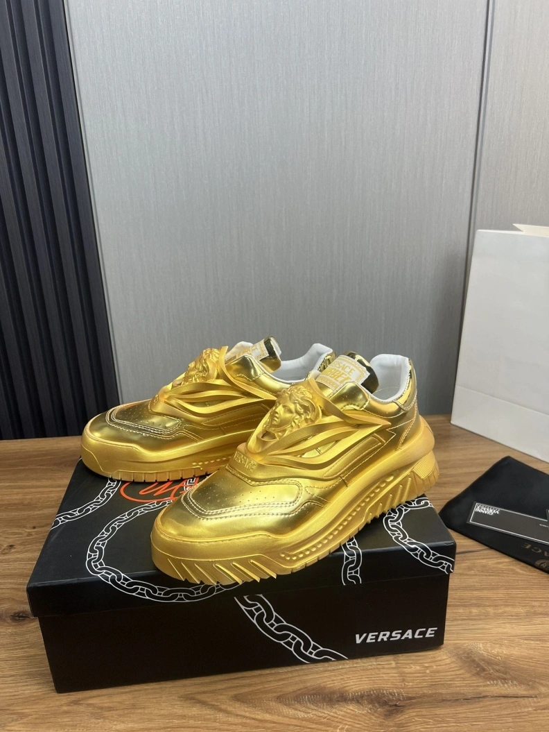 Popular Gxvxnchy Sneakers 152518