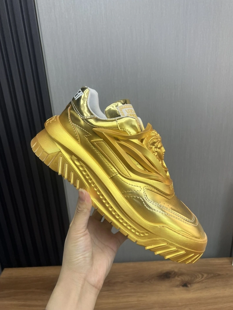 Popular Gxvxnchy Sneakers 152518