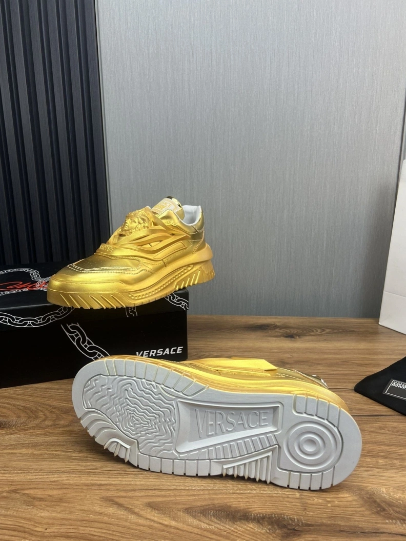 Popular Gxvxnchy Sneakers 152518