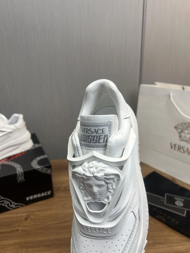 Reliable Gxvxnchy Sneakers 152526
