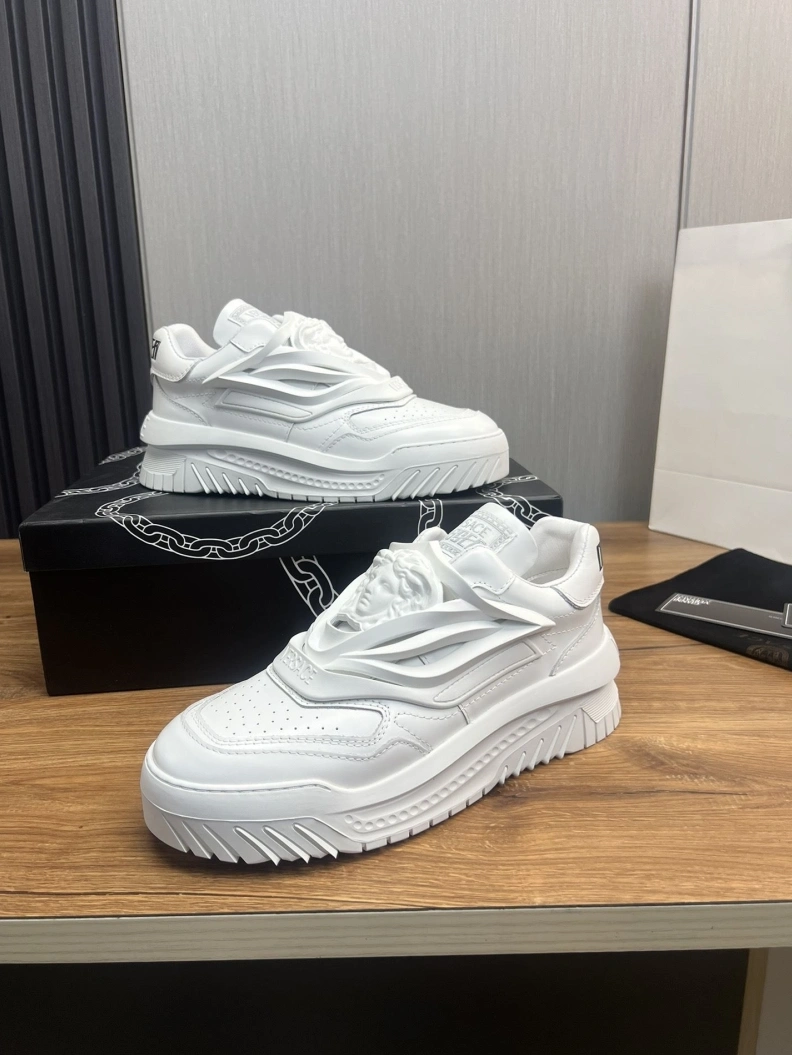 Reliable Gxvxnchy Sneakers 152526