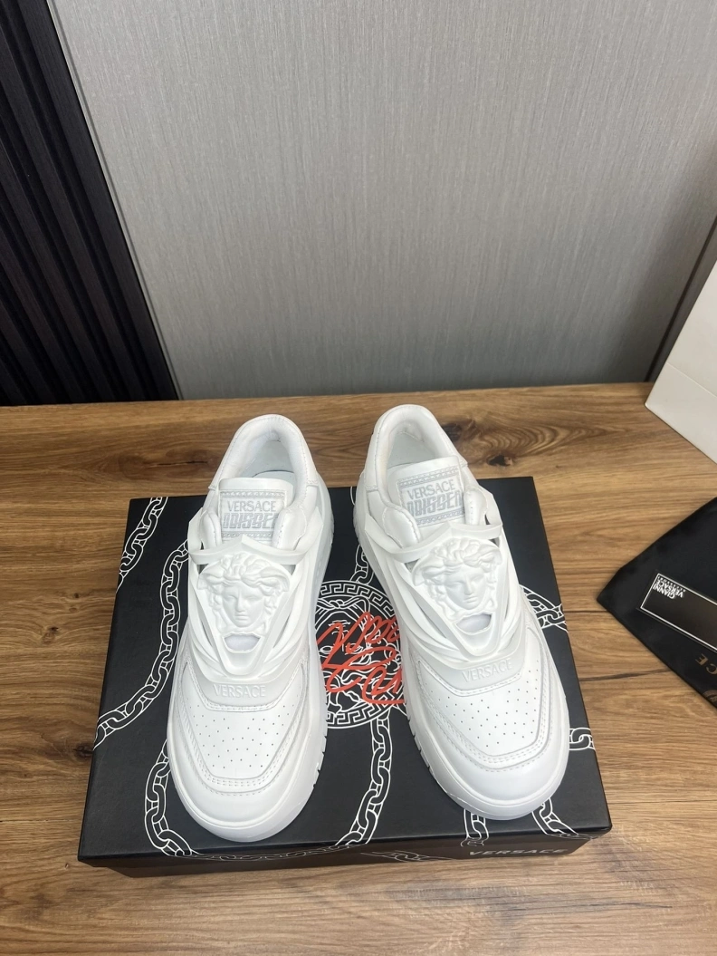 Reliable Gxvxnchy Sneakers 152526