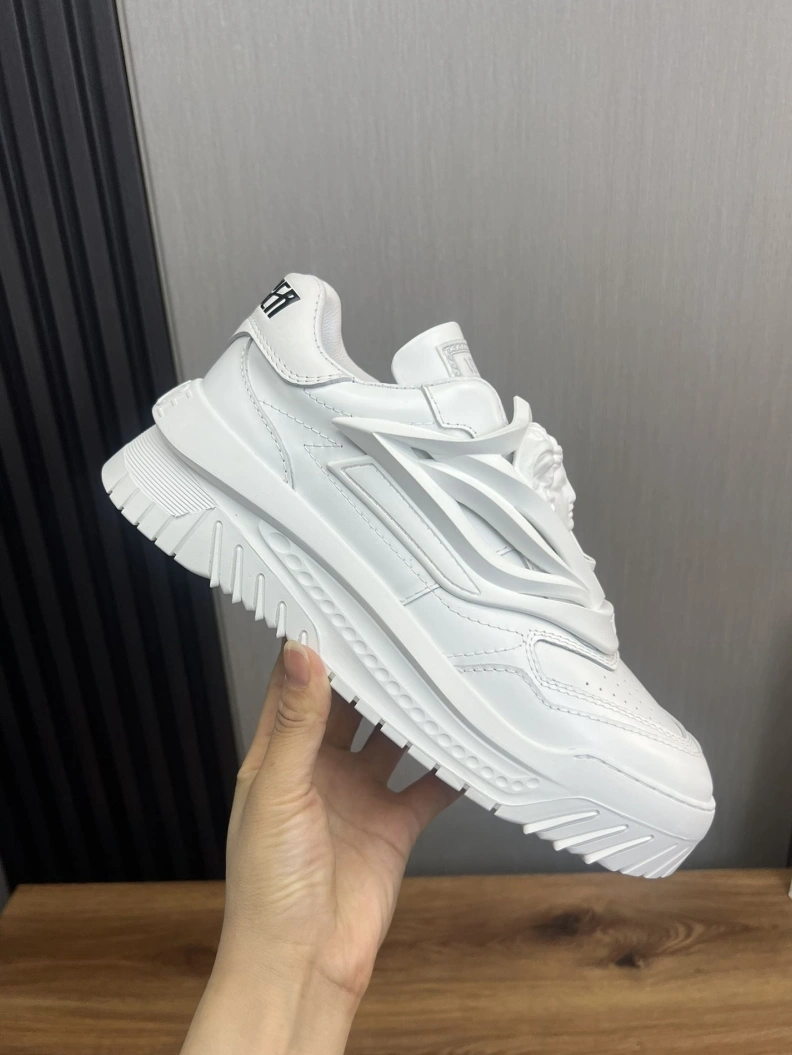 Reliable Gxvxnchy Sneakers 152526