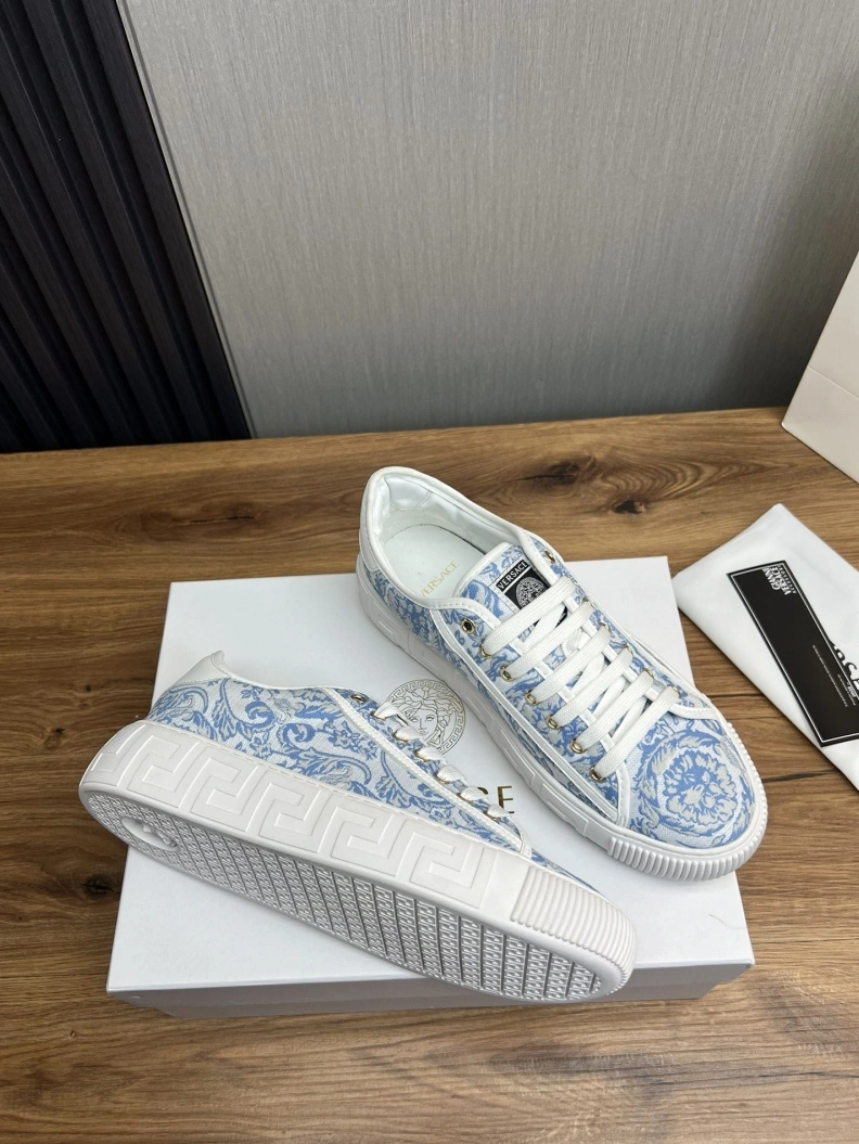 Gxvxnchy Sneakers Sophisticated 152511