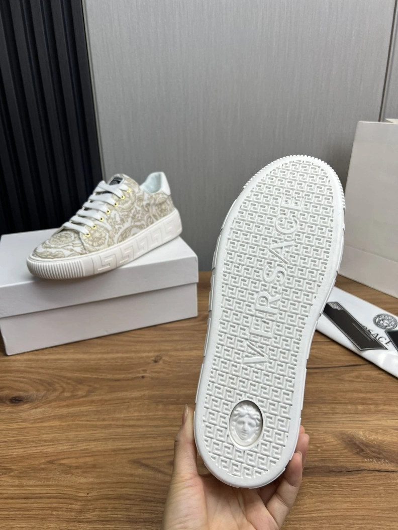 Bold Gxvxnchy Sneakers 152505