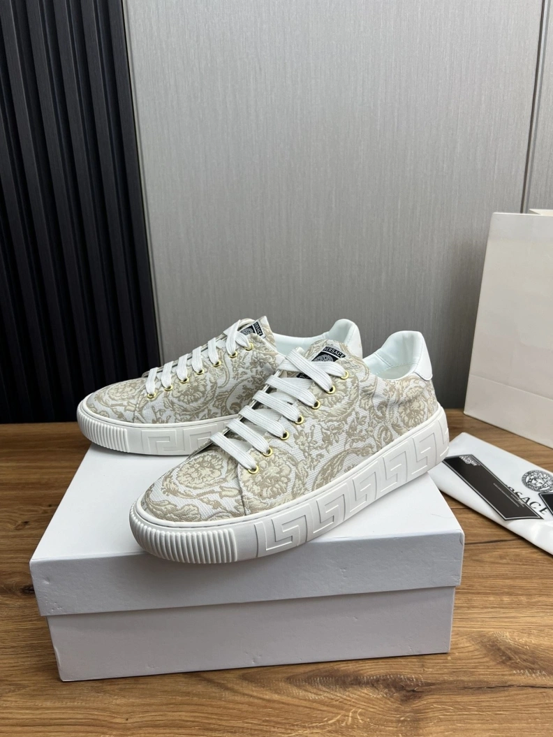 Bold Gxvxnchy Sneakers 152505