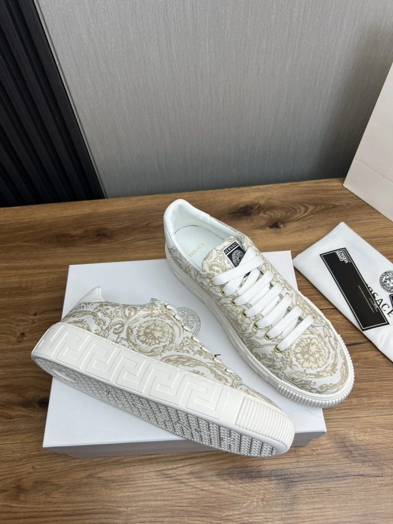 Bold Gxvxnchy Sneakers 152505
