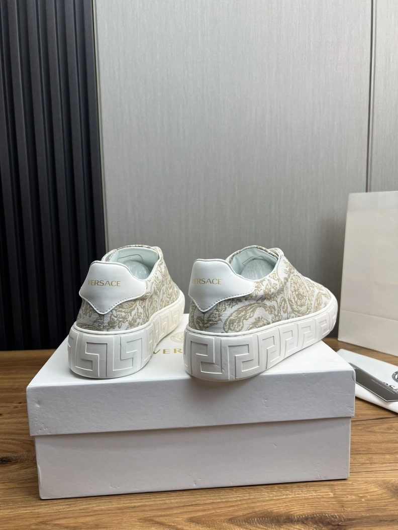Bold Gxvxnchy Sneakers 152505