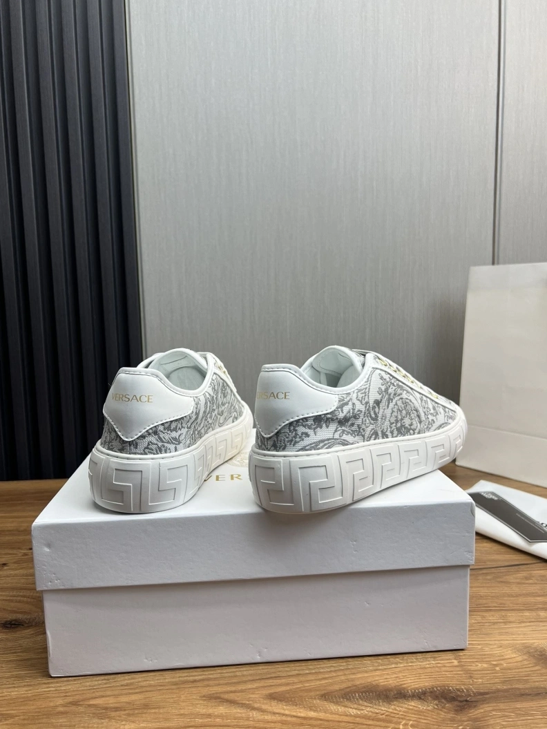 Gxvxnchy Sneakers Popular 152509