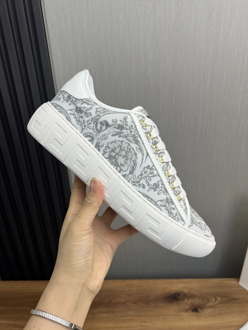 Gxvxnchy Sneakers Popular 152509
