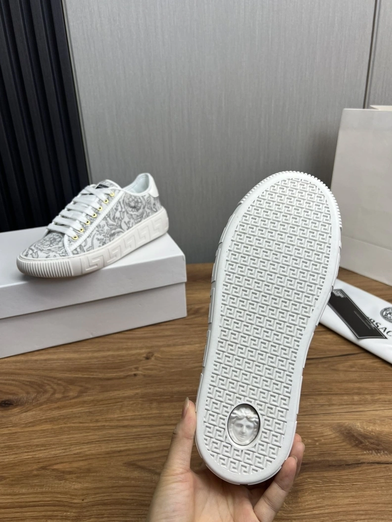 Gxvxnchy Sneakers Popular 152509