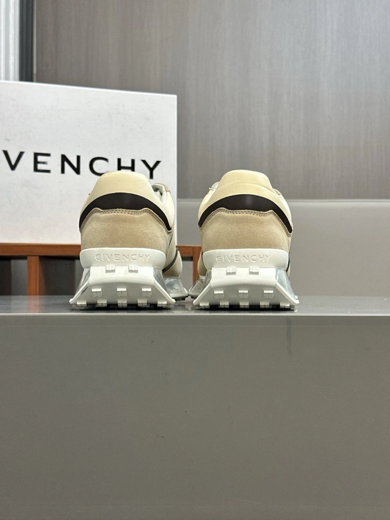 Gxvxnchy Sneakers Efficient 152508