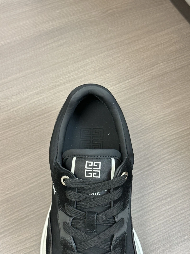 Gxvxnchy Sneakers SmartChoice 152501